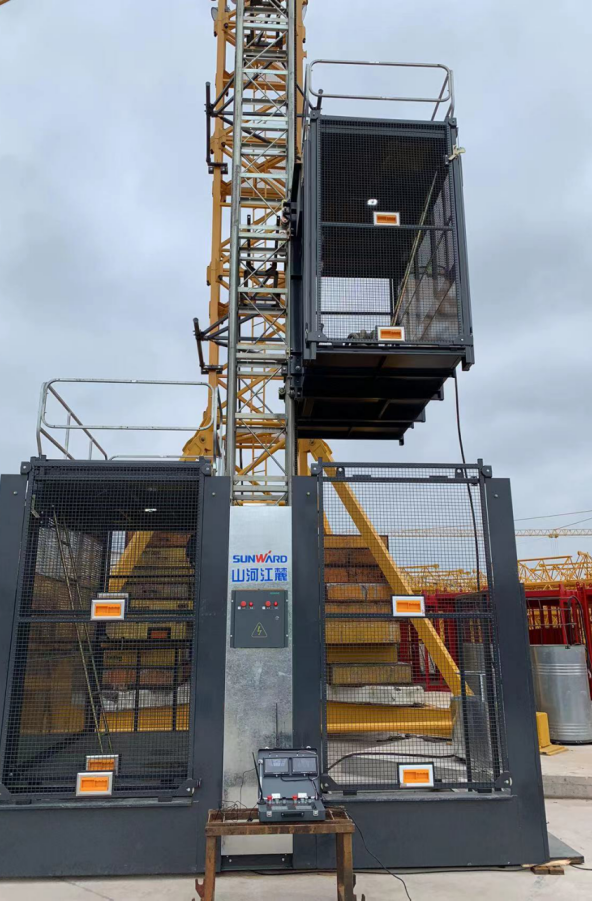 升降耗时缩短25%！yp街机江麓首款中速变频施工升降机乐成下线