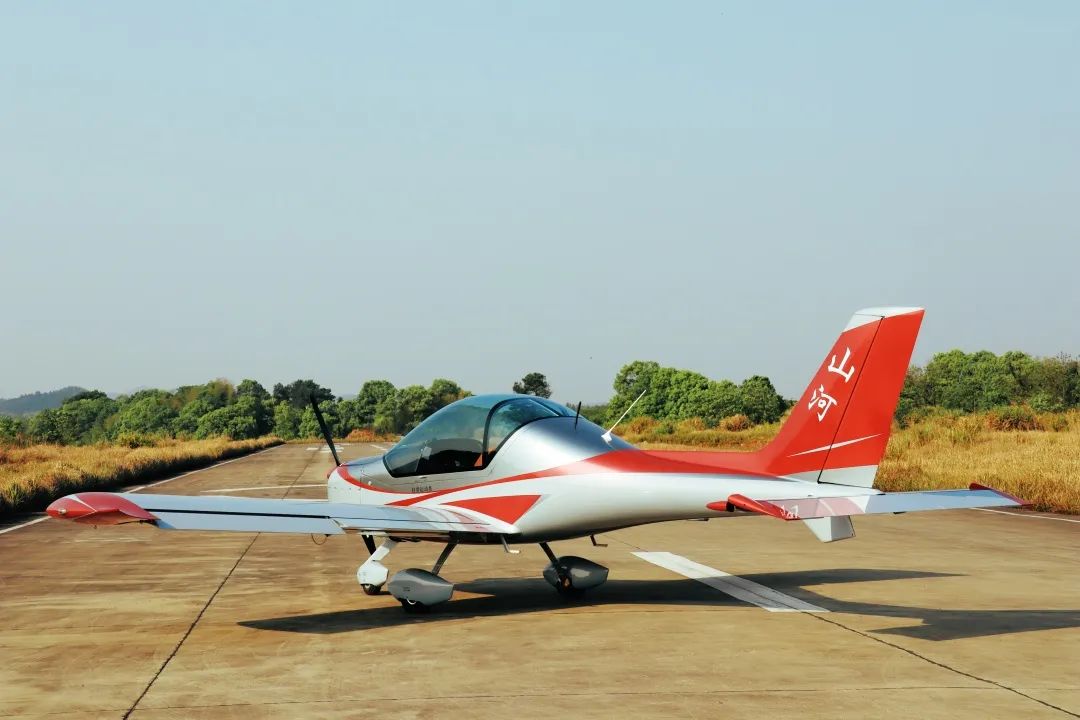 图集 | 阿若拉穿“鲨”衣，，，，，，尚有更多套装为天空添彩！