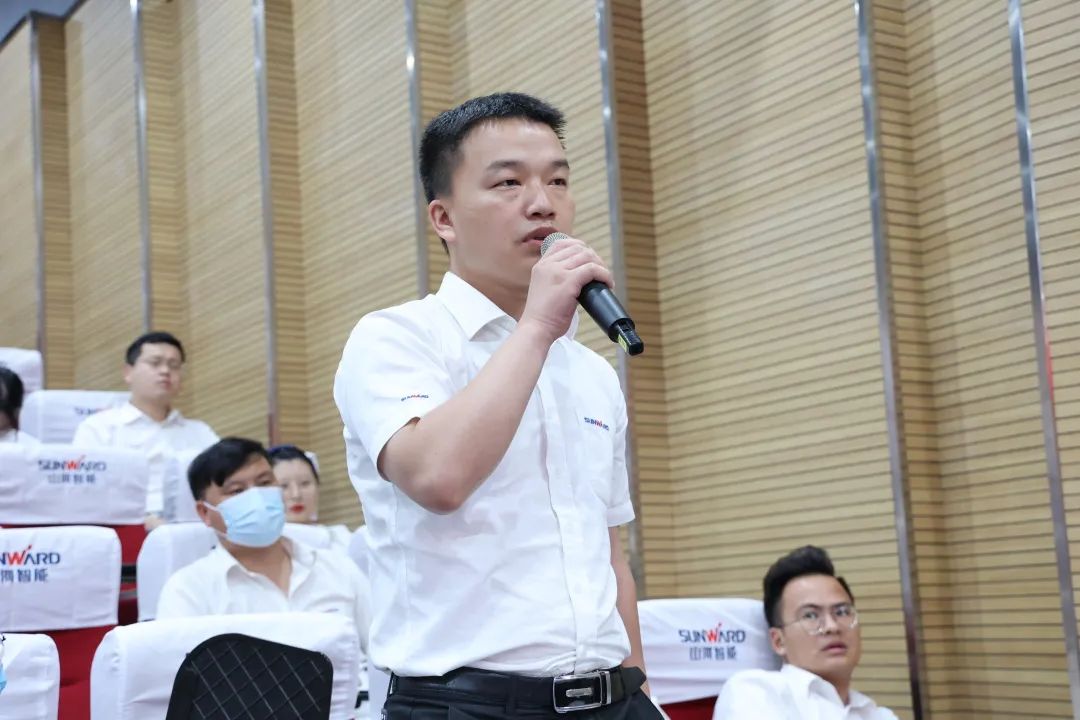 立异引领，，，，智造未来！“2022院士专家长沙行”高端装备高质量生长钻研会盛大举行