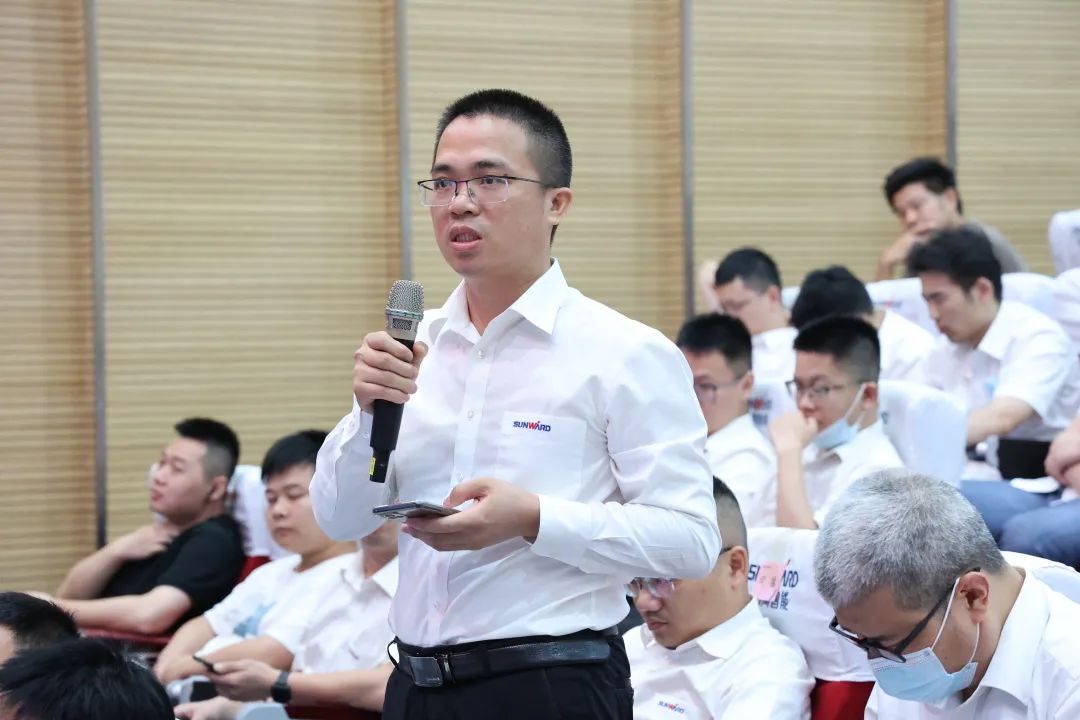 立异引领，，，，智造未来！“2022院士专家长沙行”高端装备高质量生长钻研会盛大举行