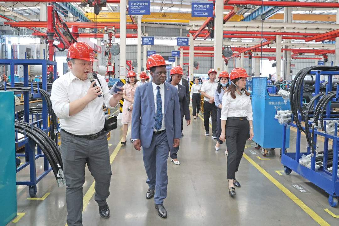 马拉维大使一行考察yp街机智能