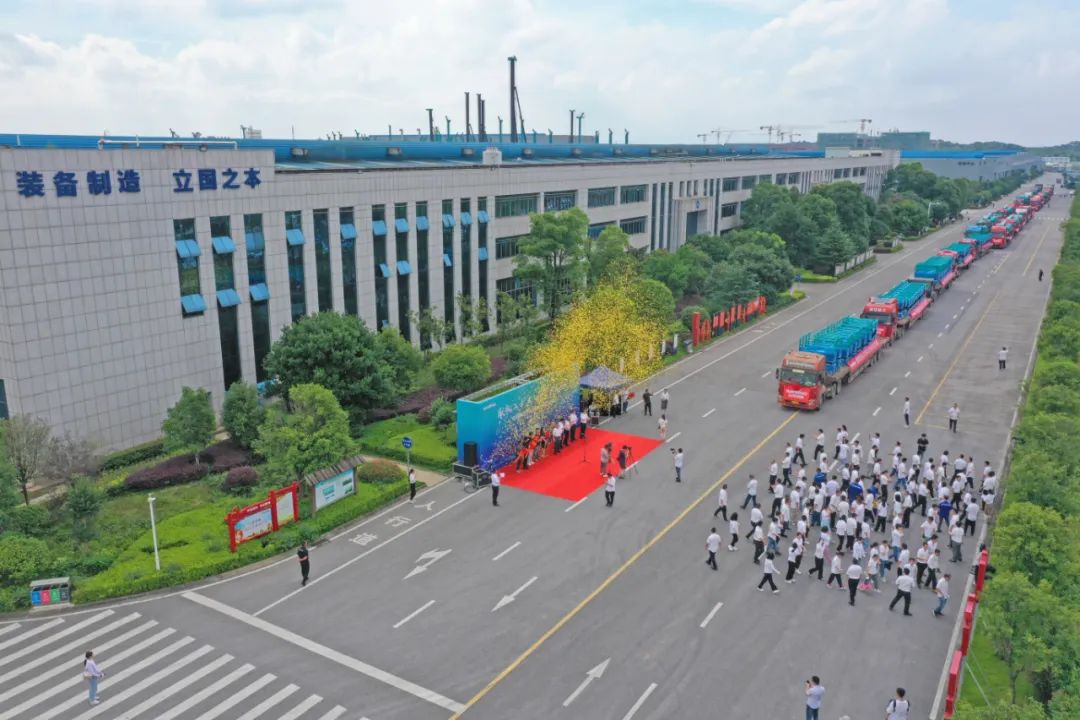 献礼二十大，，，，，再攀新高地！yp街机智能高空机械装备再迎批量发货