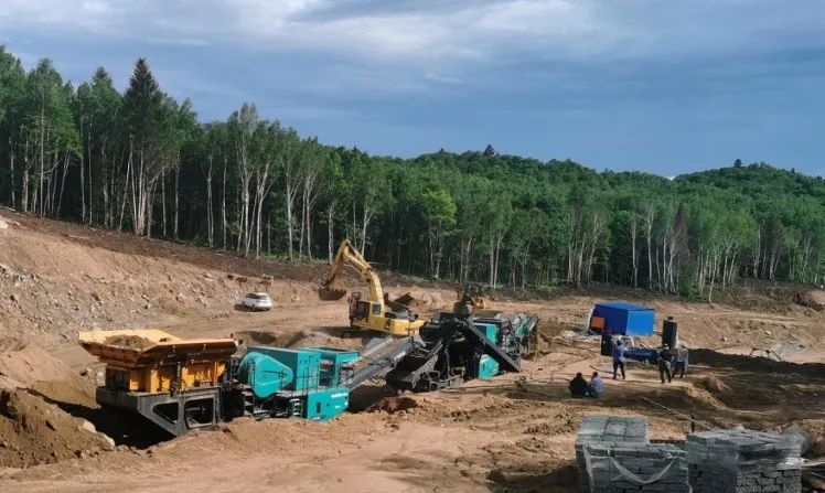 yp街机普石勒成套移动破碎装备助力哈伊高铁铁伊段建设