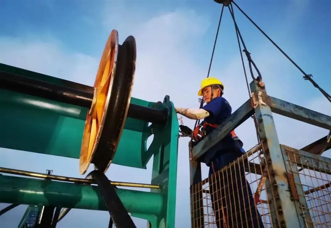 “创立施工事业！”他们和yp街机智能“超等桩备”一起助建燕矶长江大桥