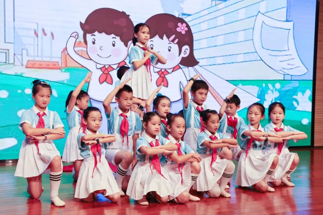 缤纷“暑”假，，，，，，，不负所“托”！yp街机智能职工子女暑期托管班结业啦