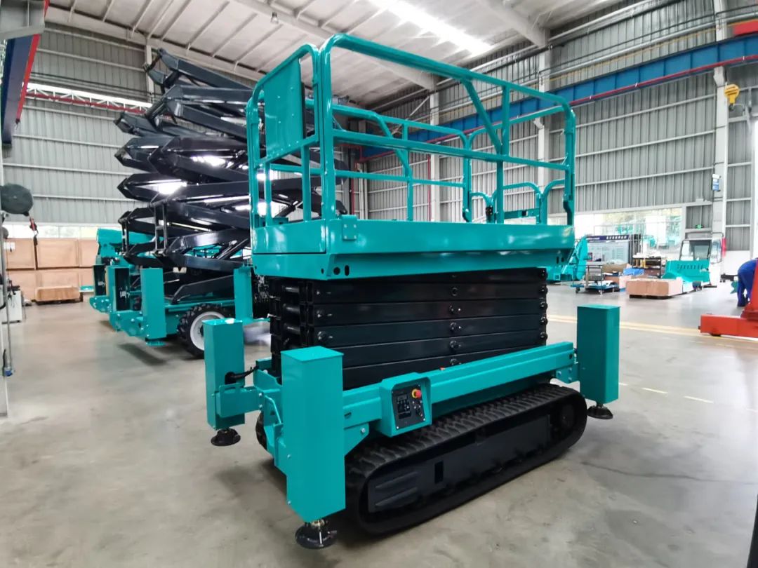 加速电动化产品结构，，，，，，，yp街机智能第一款履带剪叉式高空作业平台来了！