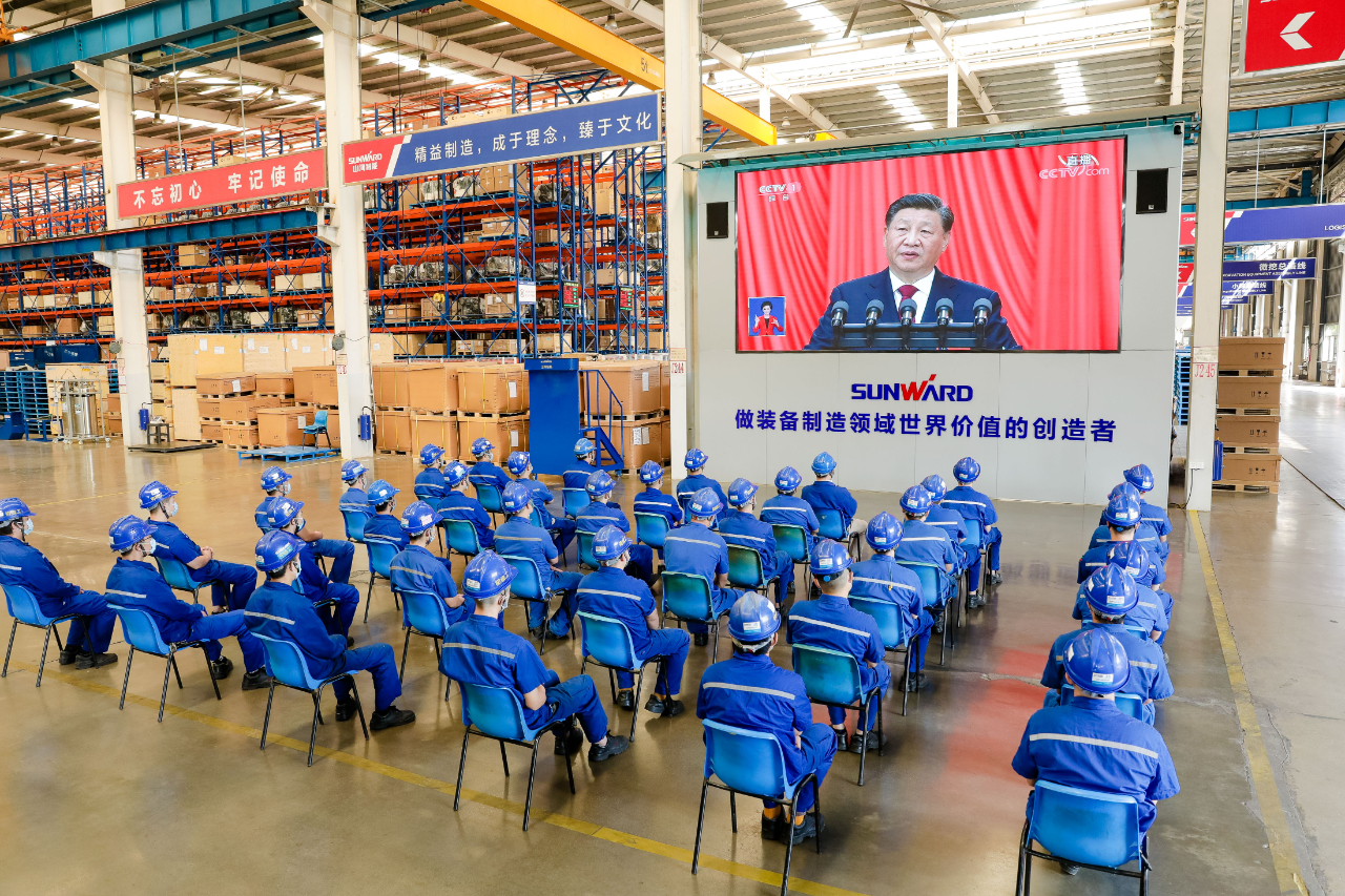 振奋人心！yp街机智能党员干部集中收看党的二十大开幕会盛况