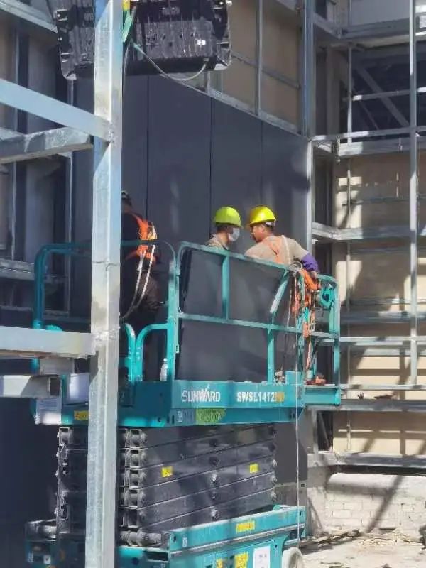 众志成城抗疫情！yp街机智能高空机械助力惠州方舱医院建设