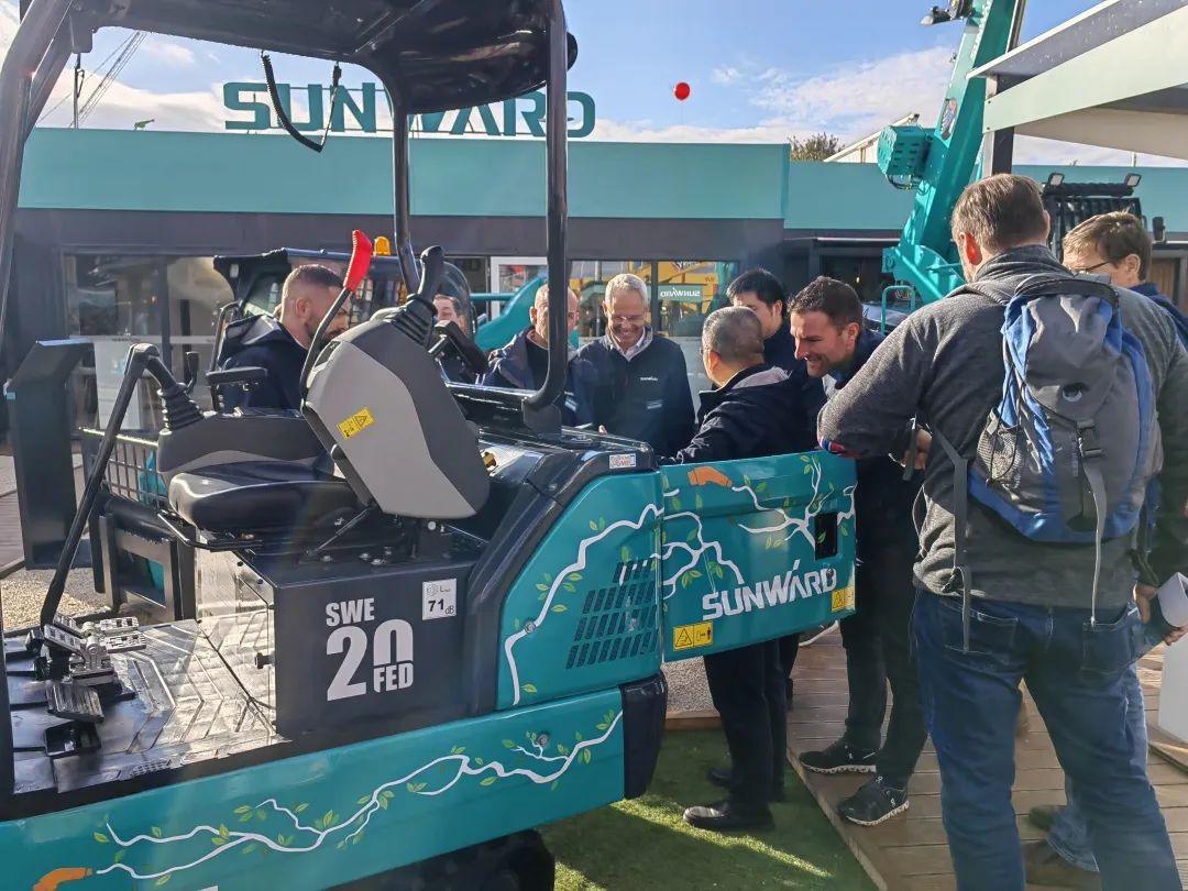 Bauma 2022 | 一组火热现场图带您重温yp街机智能德国宝马展之旅