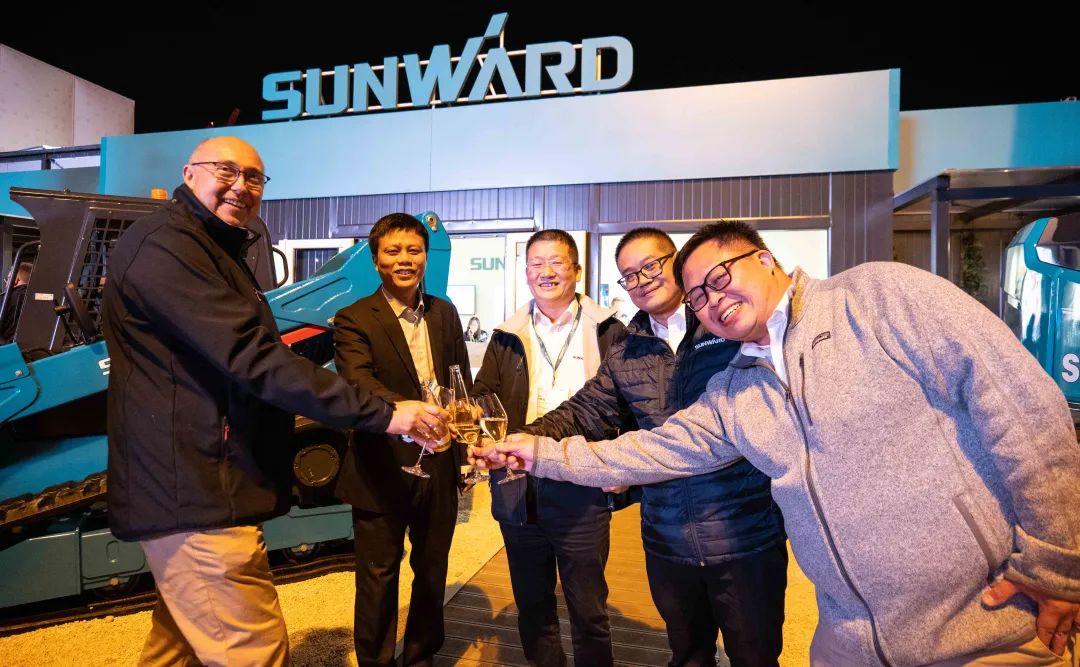 Bauma 2022 | 一组火热现场图带您重温yp街机智能德国宝马展之旅