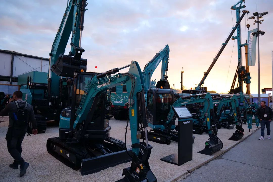 Bauma 2022 | 一组火热现场图带您重温yp街机智能德国宝马展之旅