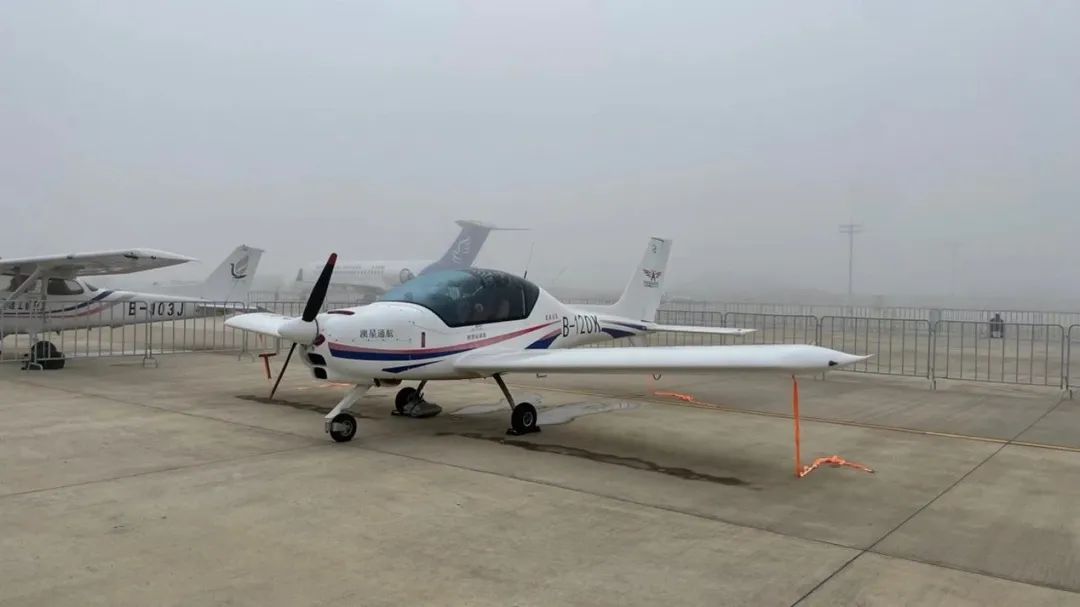 逆势翱翔！yp街机航空携手相助同伴亮相2022南昌航行大会