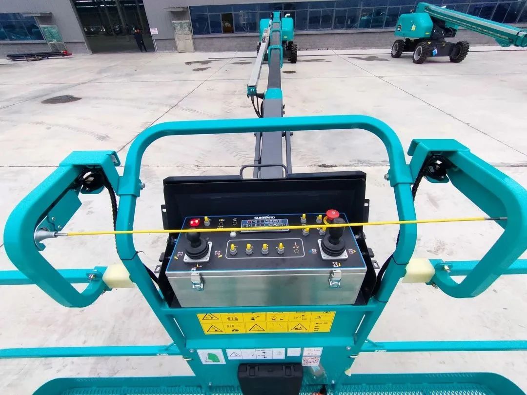 无需扩桥！yp街机智能国四款32米直臂式高空作业平台乐成下线