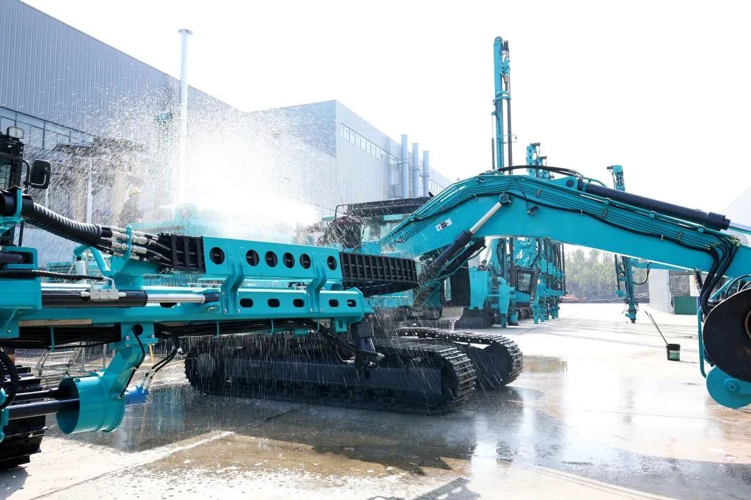 莫道君行早，，，，，，，，更有早行人！yp街机智能癸卯兔年开工大吉