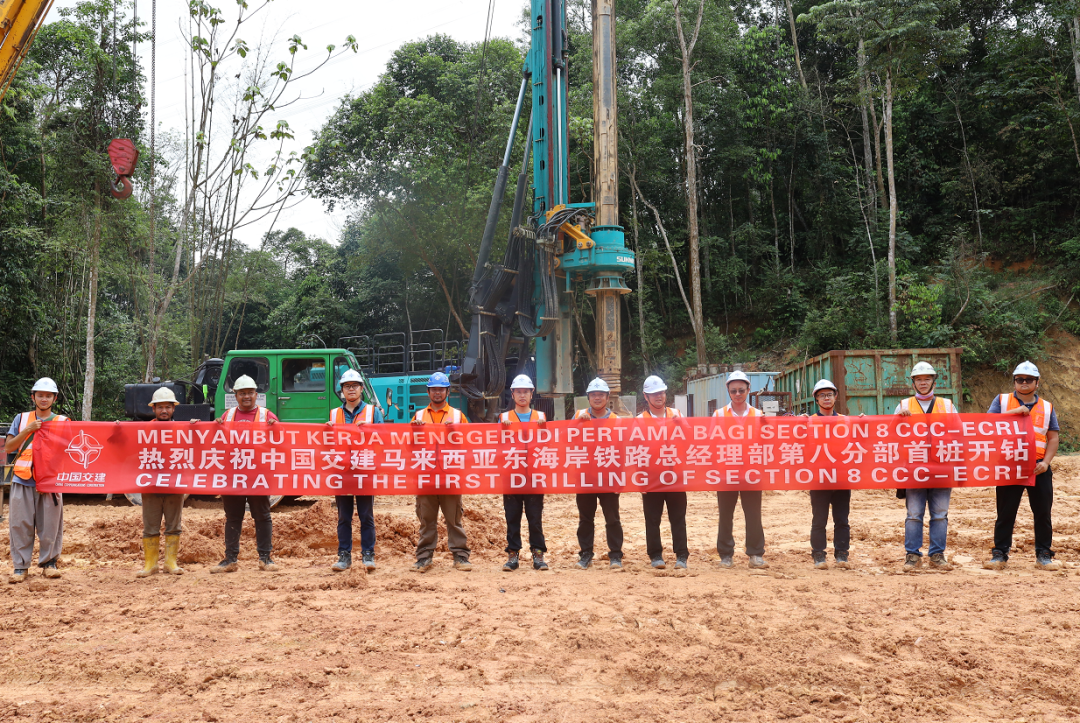 莫道君行早，，，，，，，，更有早行人！yp街机智能癸卯兔年开工大吉