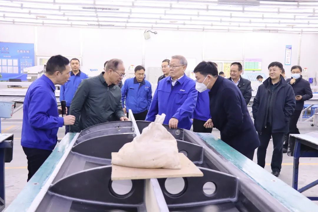 广州市国资委主任陈德俊考察yp街机智能航空工业基地