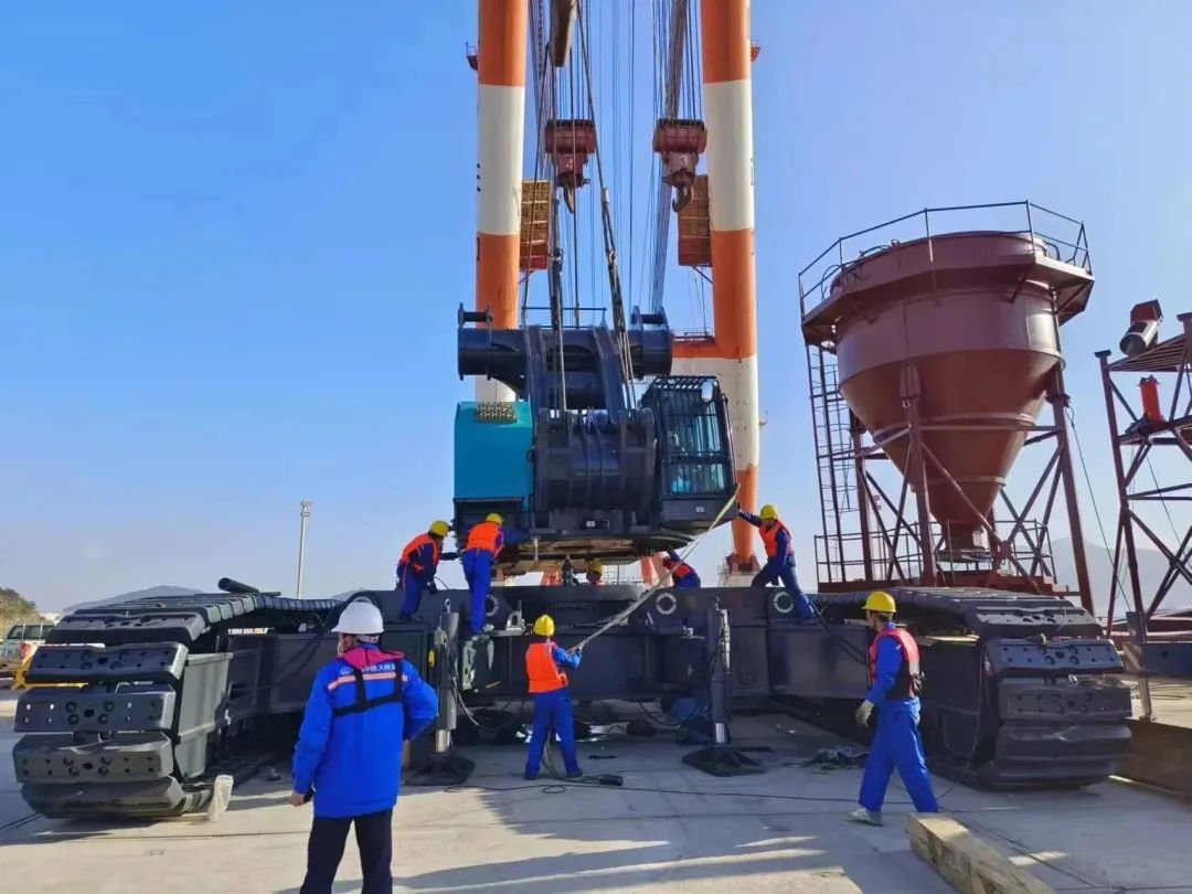 首桩开钻！yp街机智能超等旋挖实力助建天下最大跨度公铁两用大桥