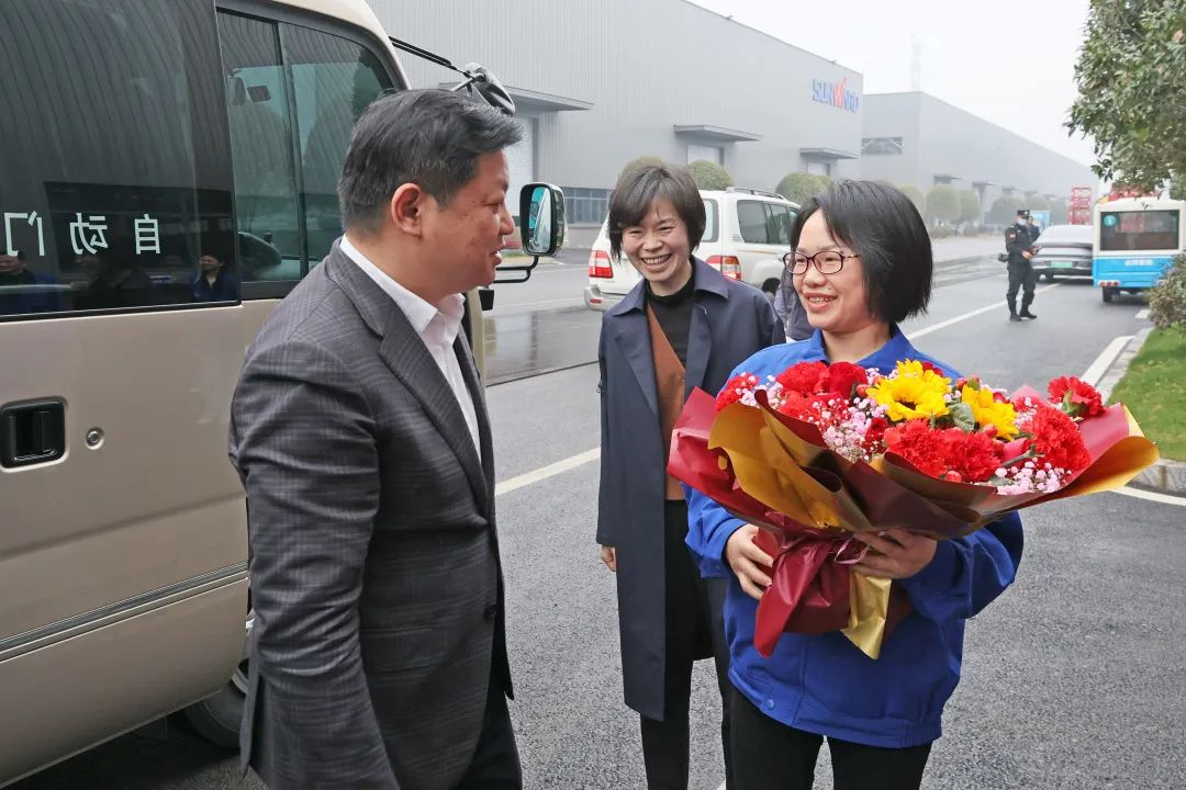 付旭明慰问yp街机智能市三八红旗头并督导清静生产事情