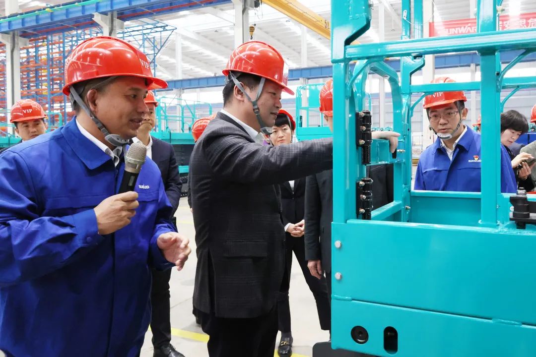 付旭明慰问yp街机智能市三八红旗头并督导清静生产事情