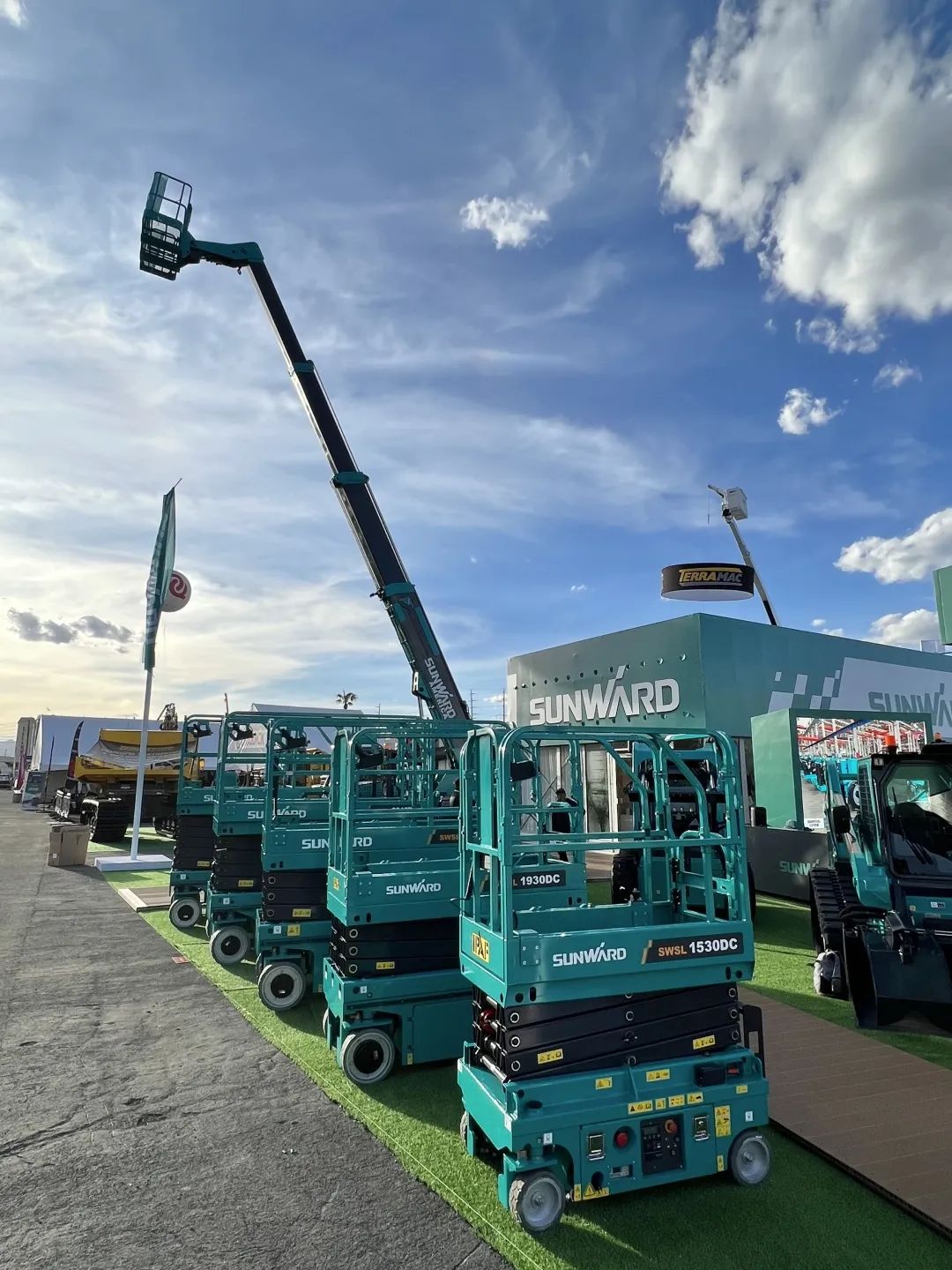 拉展直播 | yp街机智能高空精品亮相2023美国拉展，，，，，，，，哪款是你的最爱？？？