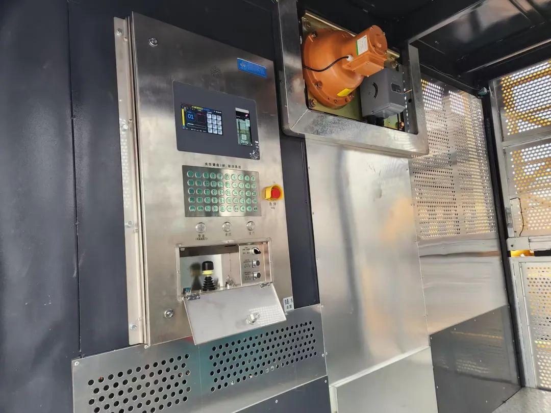 科技显能、再添新品！yp街机江麓智能施工升降机乐成下线