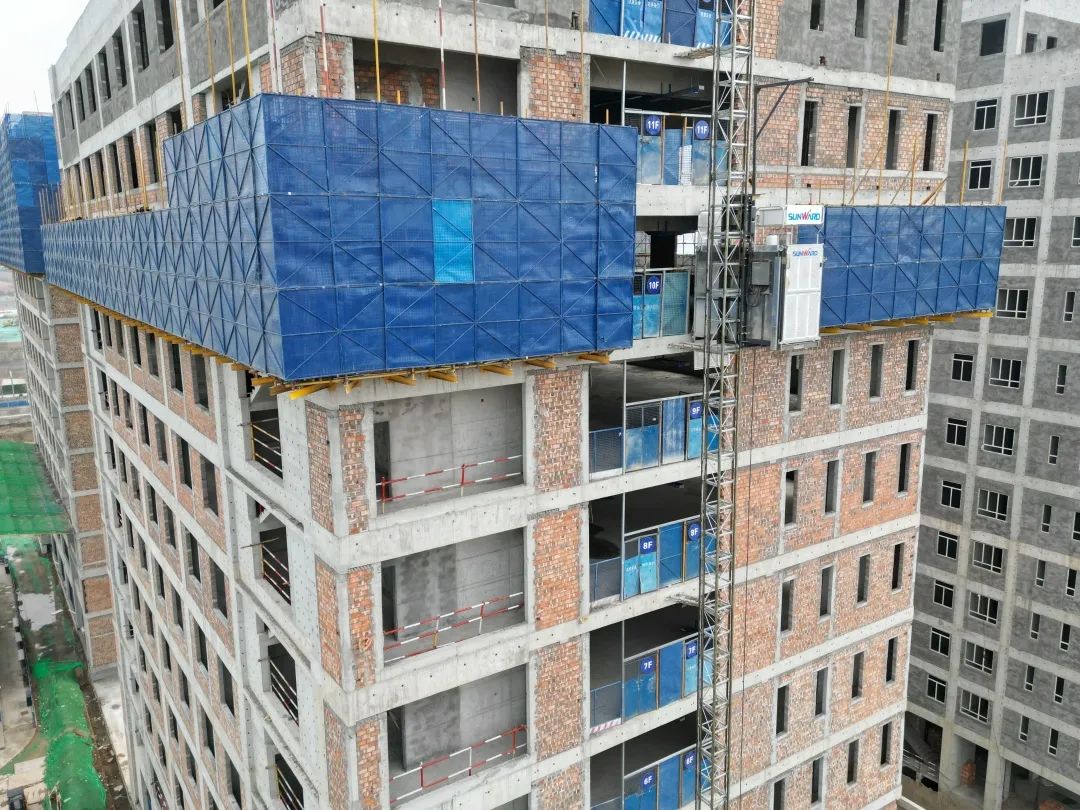 郁勃西北！yp街机江麓修建起重机械助建西安都会经济圈