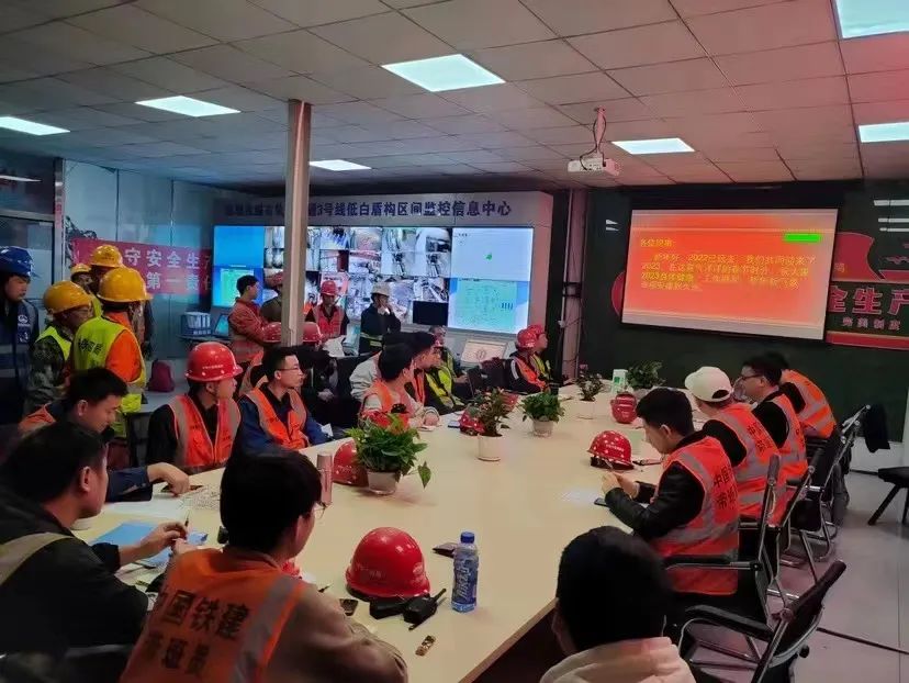 最新希望！中铁yp街机深圳地铁3号线低-白盾构区间左线顺遂意会