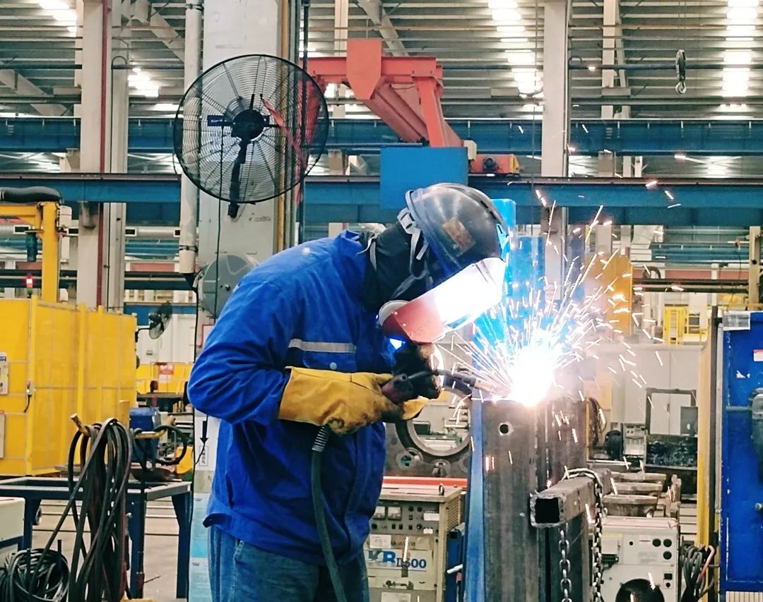 劳动庆幸，，，，，创立伟大！纪录那些通俗且伟大的劳动瞬间
