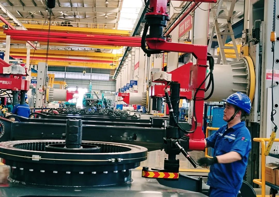 劳动庆幸，，，，，创立伟大！纪录那些通俗且伟大的劳动瞬间