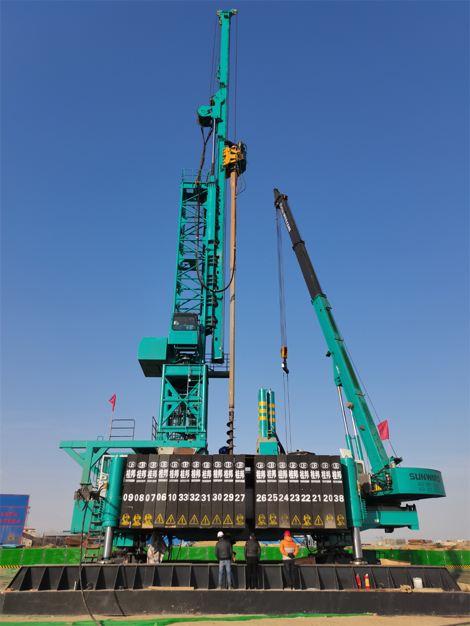 两项单冠，，，，，，，行业唯一！yp街机智能两款桩工产品同获制造业单项冠军