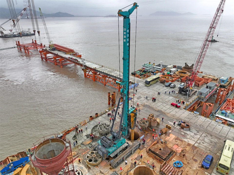 两项单冠，，，，，，，行业唯一！yp街机智能两款桩工产品同获制造业单项冠军