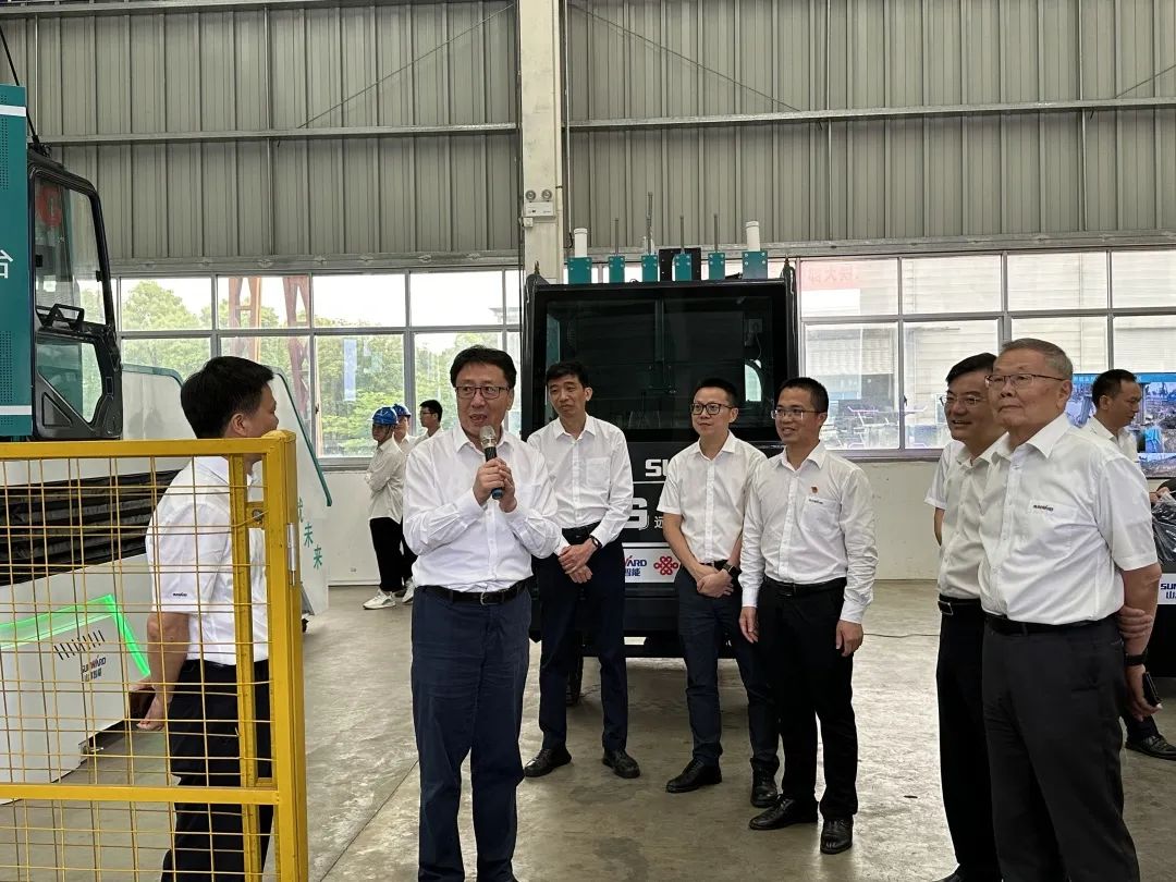 中国联通集团副总司理梁宝俊到访yp街机智能