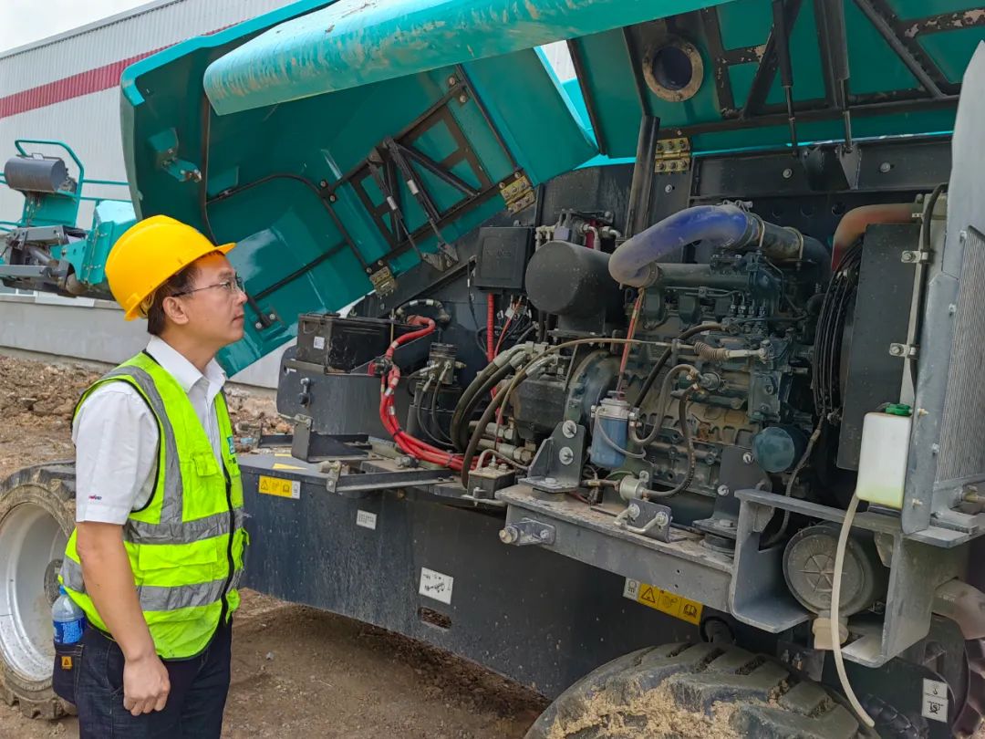 谛听客户心声！yp街机智能高空机械“效劳万里行”走进东北