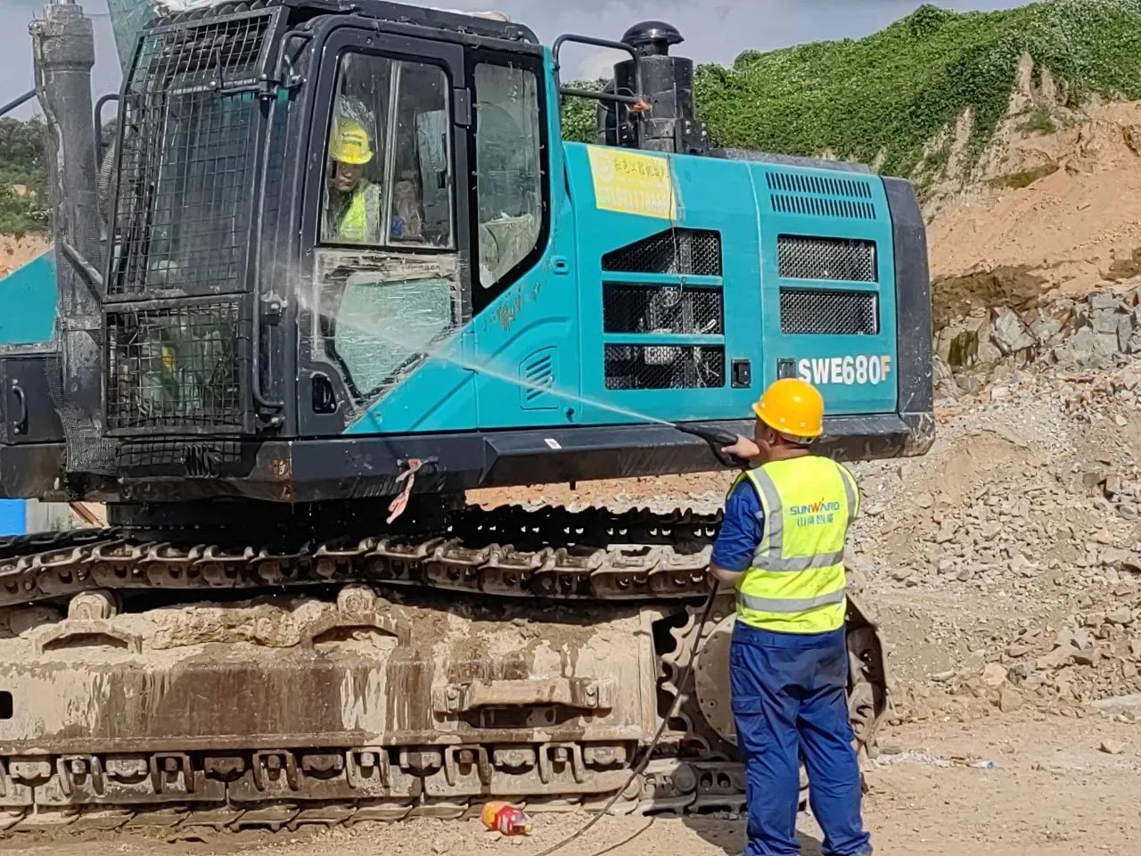 步履一直，，，，，，，效劳不止！yp街机智能挖掘机效劳万里行火热举行中