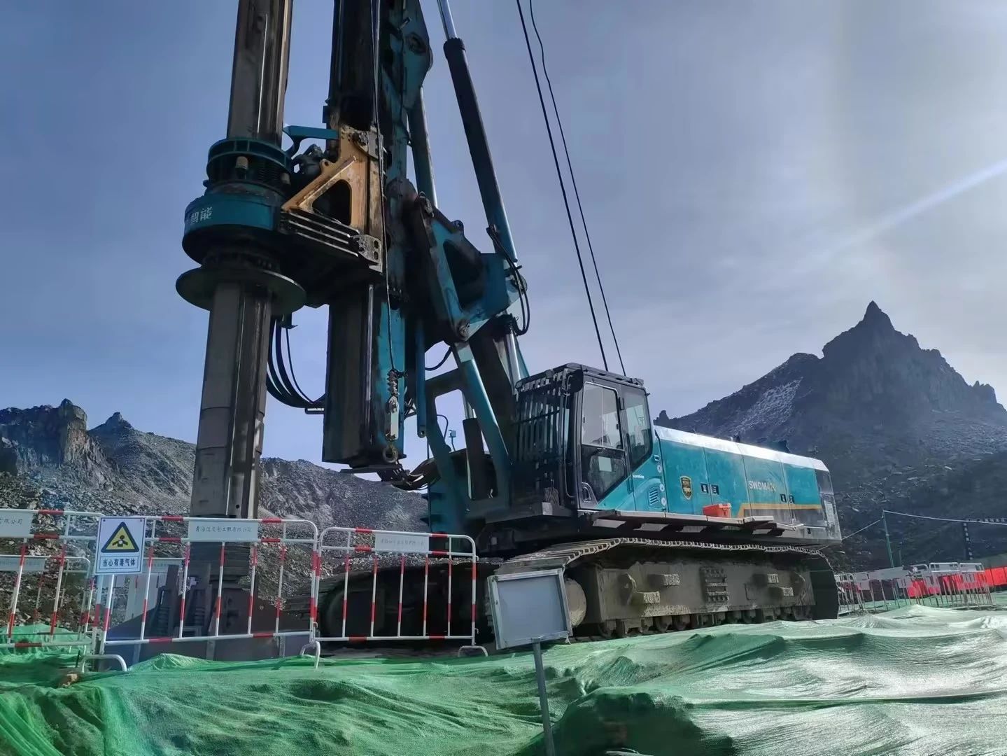 助力天下最高海拔特高压直流输电工程，，，，，yp街机智能旋挖钻机展现硬核实力