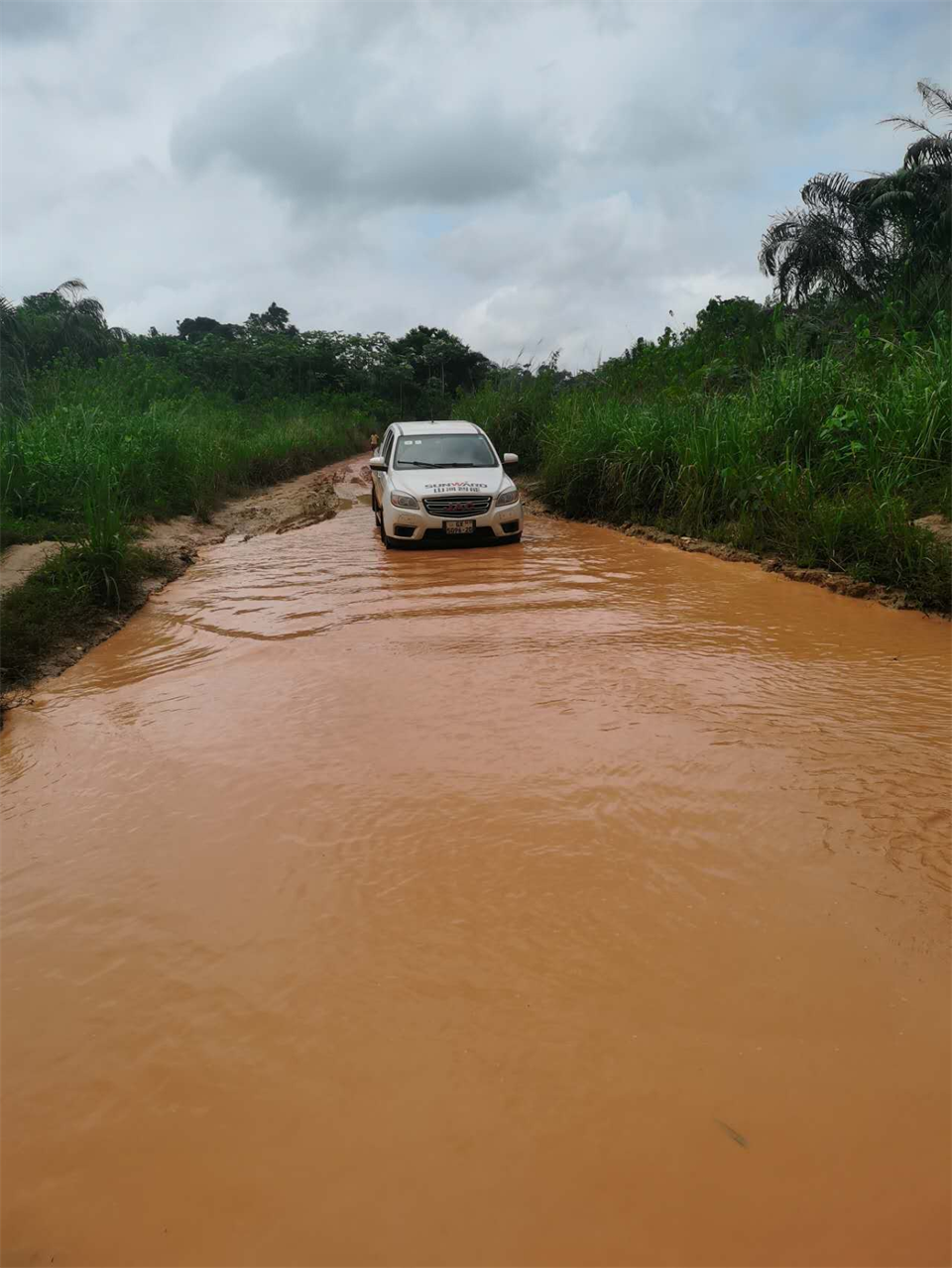 品质yp街机，，，，专心折务！yp街机智能效劳万里行活动走进非洲加纳