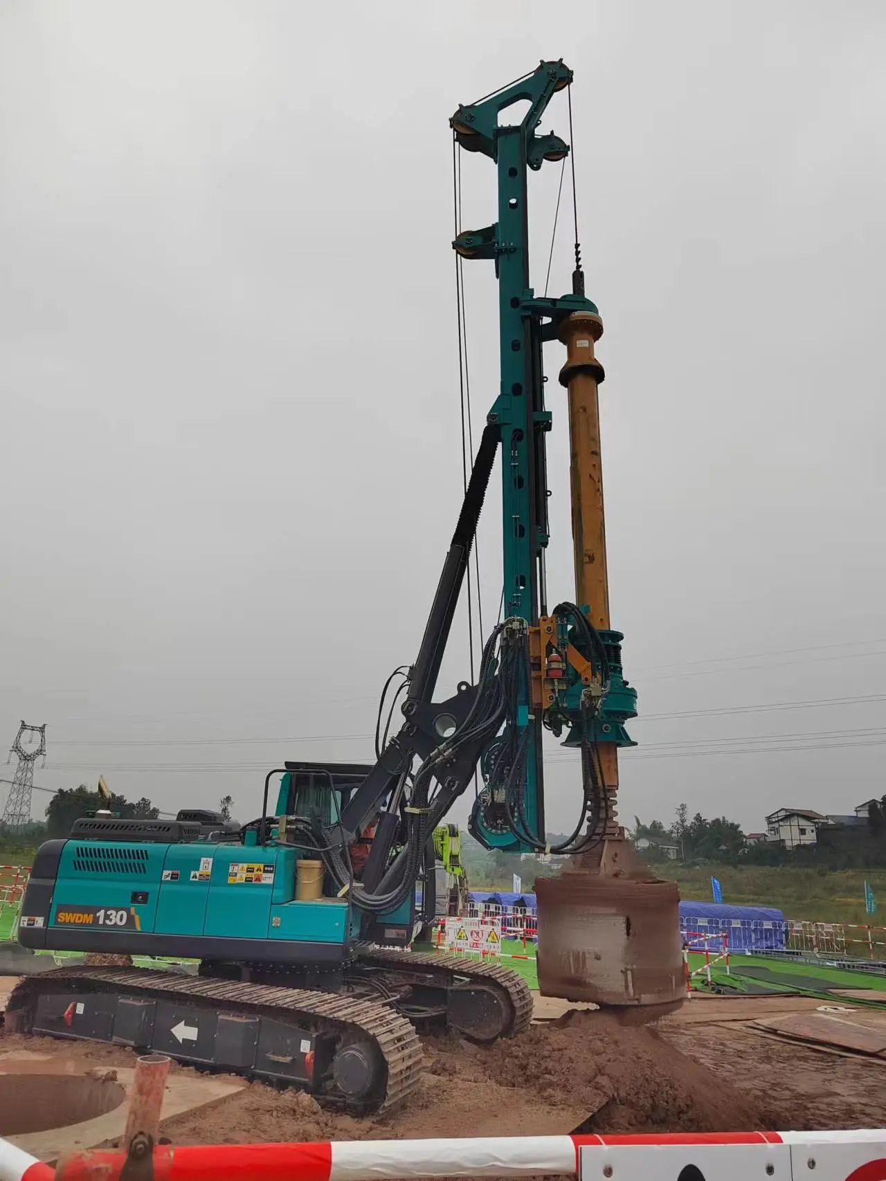 “强将”出击！yp街机智能旋挖钻机助力哈密送重庆特高压工程