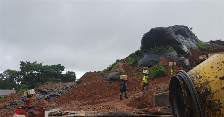 破万难，，，赶工期！yp街机江麓打响西非“攻坚战”