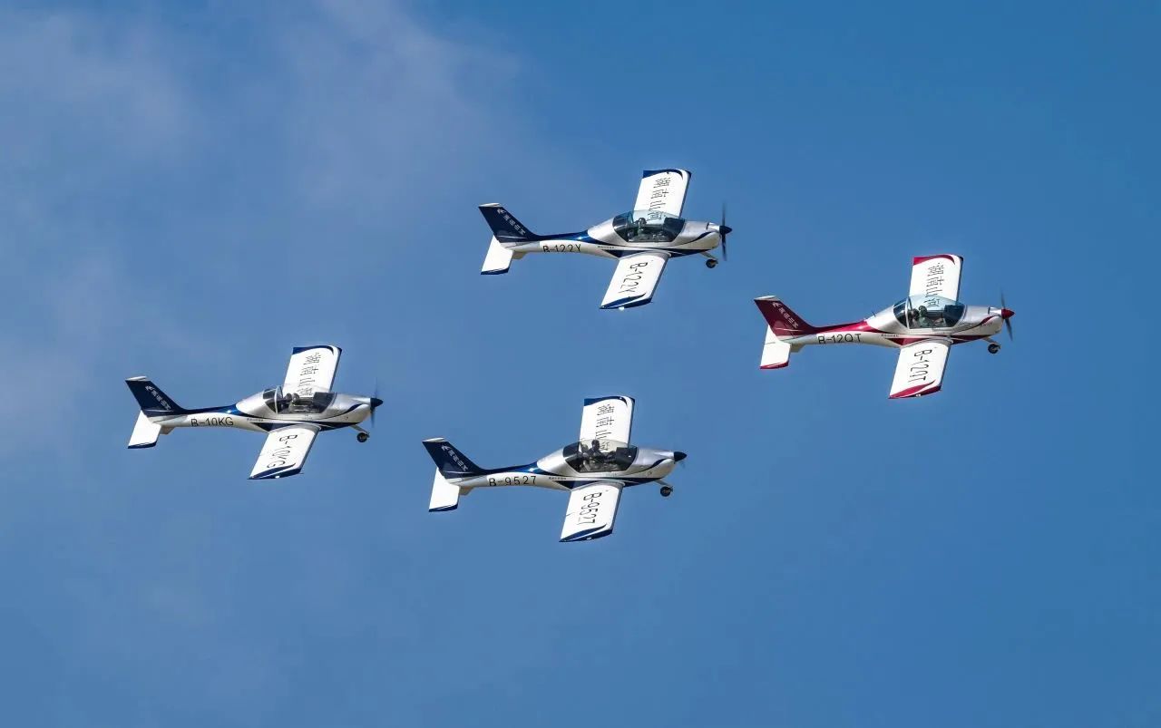 央媒聚焦！一起见证首届亚洲通用航空展上的yp街机风范