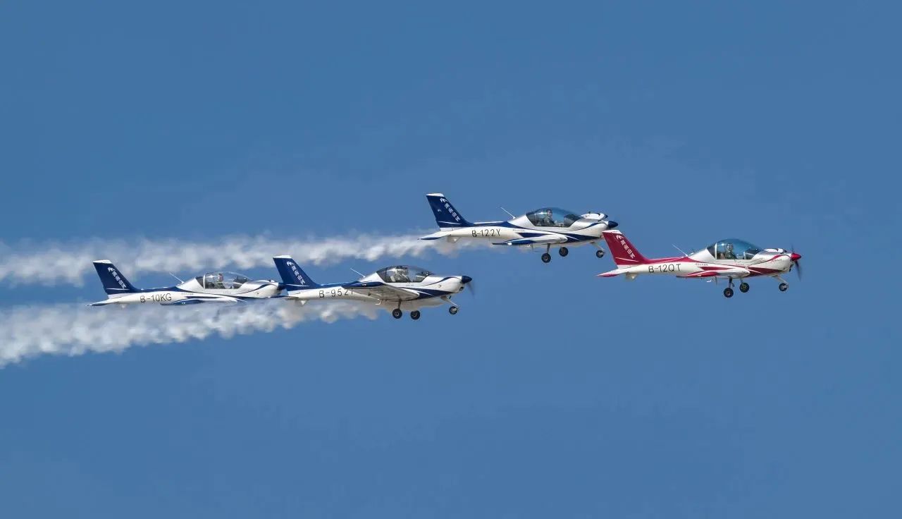 央媒聚焦！一起见证首届亚洲通用航空展上的yp街机风范