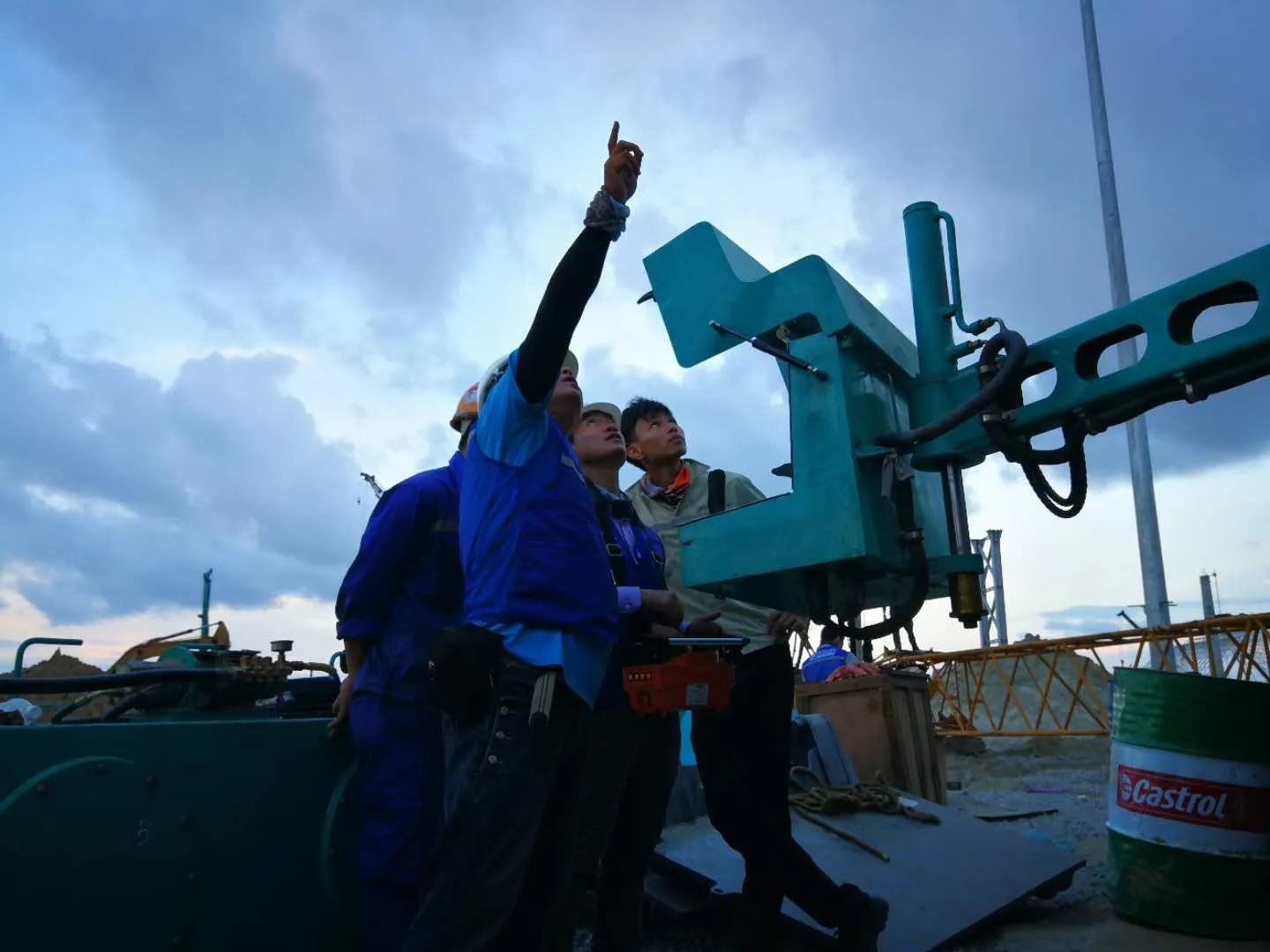 看yp街机工匠们怎样用一双巧手“拿捏”事情、创立“事业”