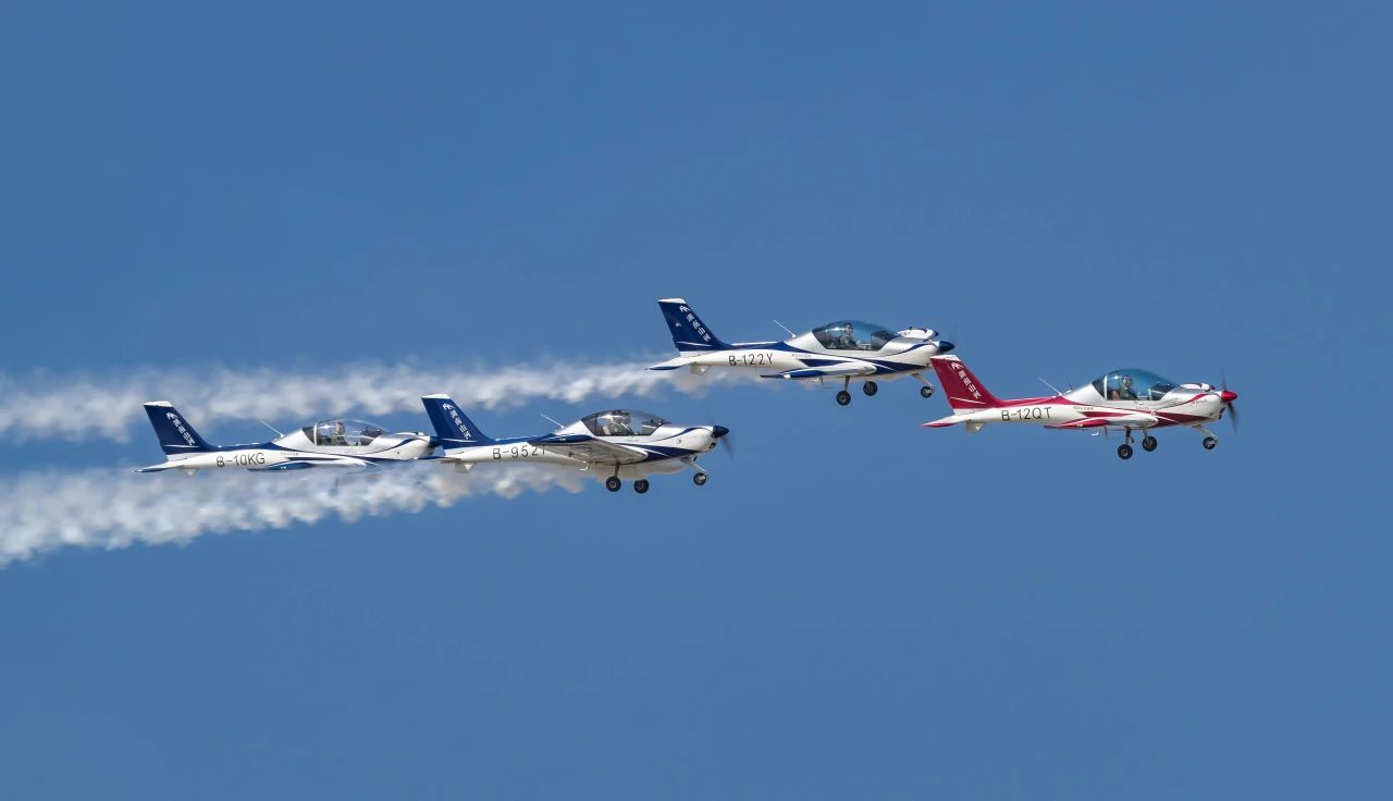 二十载磨砺，，，“阿若拉”飞机累计航行时间突破11万小时！