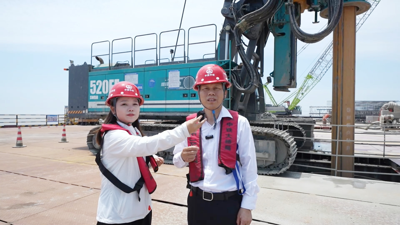 先导式立异，，，，，，，再推电动新品！yp街机智能SWDM520EE增程式旋挖钻机推介会乐成举行