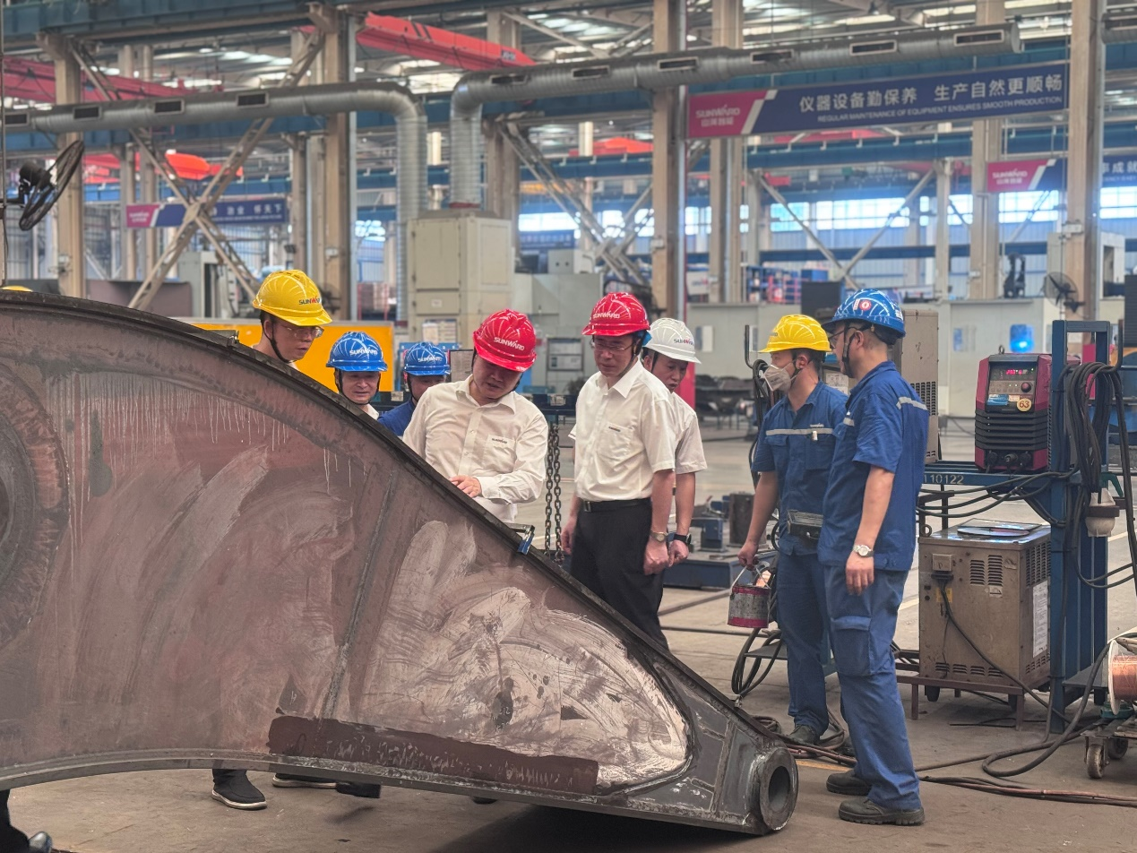 战高温，，，，，保清静--yp街机智能开展高温防暑专项清静检查