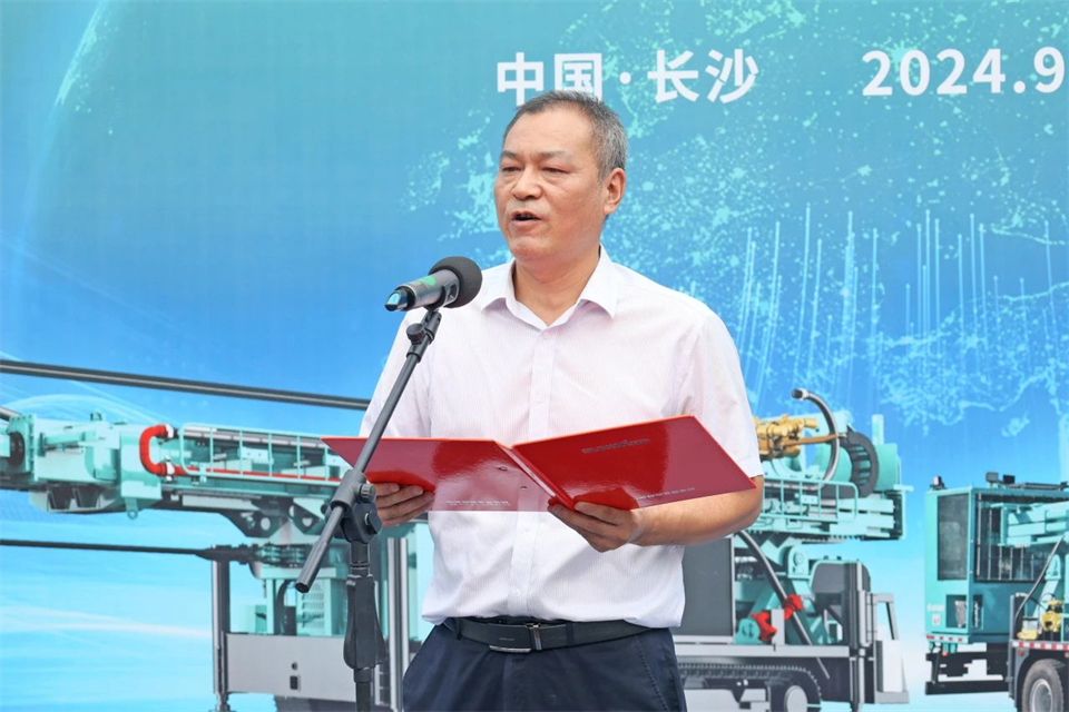 引领绿色科技新篇章！yp街机智能新能源钻机乐成交付