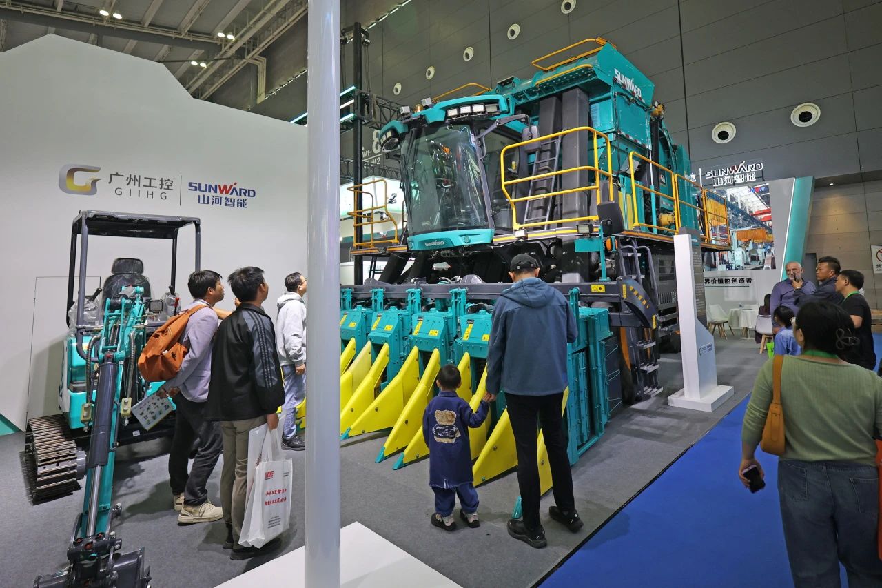 聚焦智能化、无人化！yp街机智能携多款产品亮相2024中国国际农业机械展