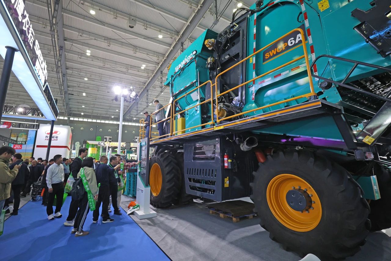 聚焦智能化、无人化！yp街机智能携多款产品亮相2024中国国际农业机械展