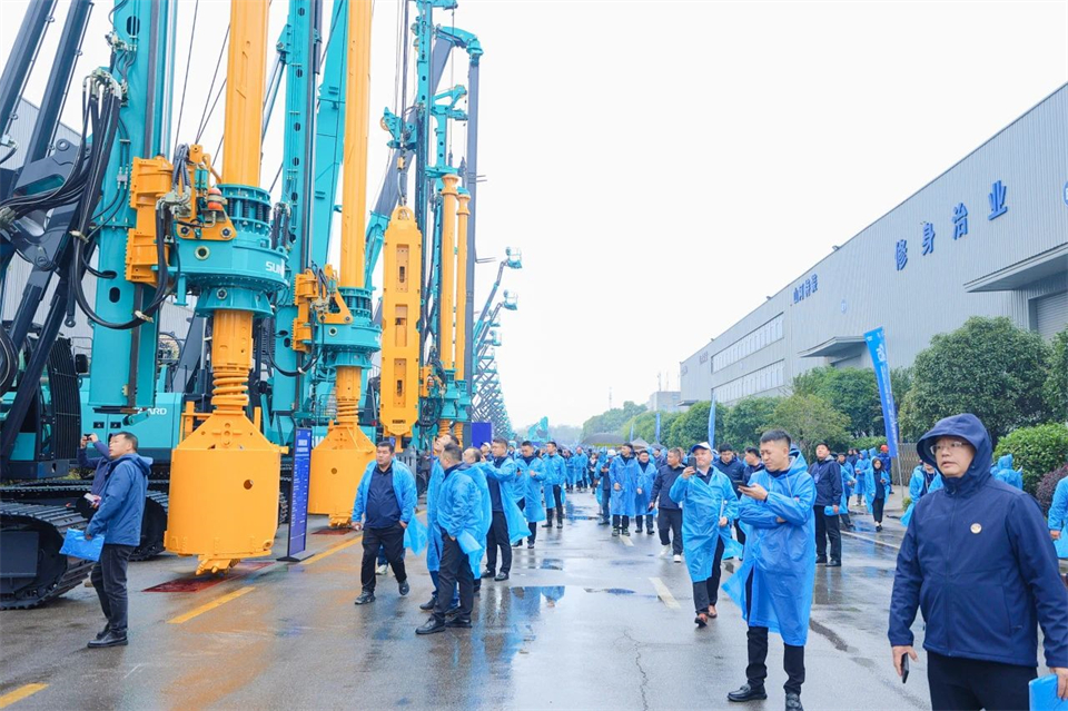 立异引领价值，，，，，，理想成绩未来！yp街机智能25周年庆典暨全球客户节盛大举行