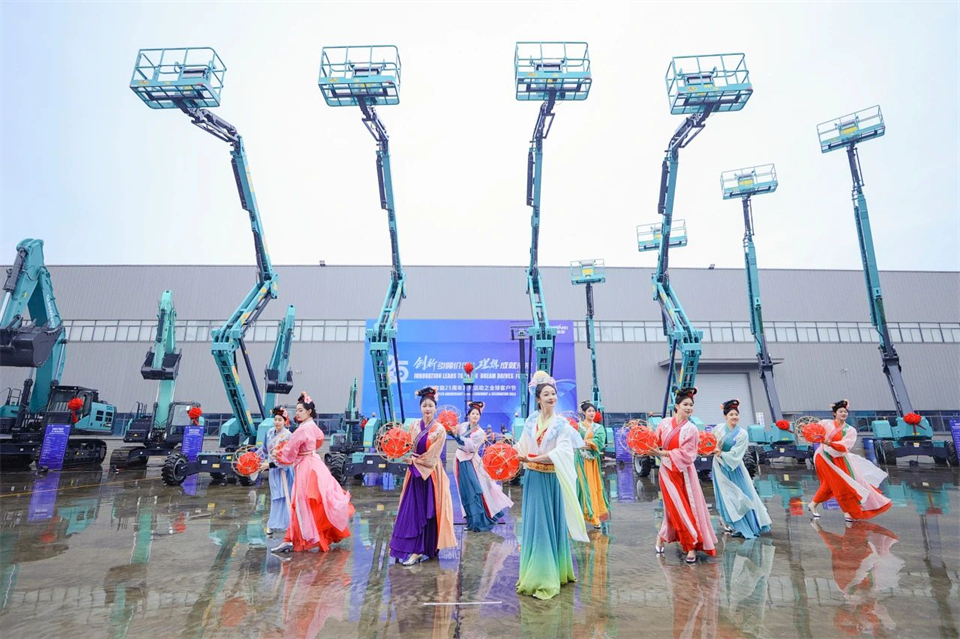 立异引领价值，，，，，，理想成绩未来！yp街机智能25周年庆典暨全球客户节盛大举行