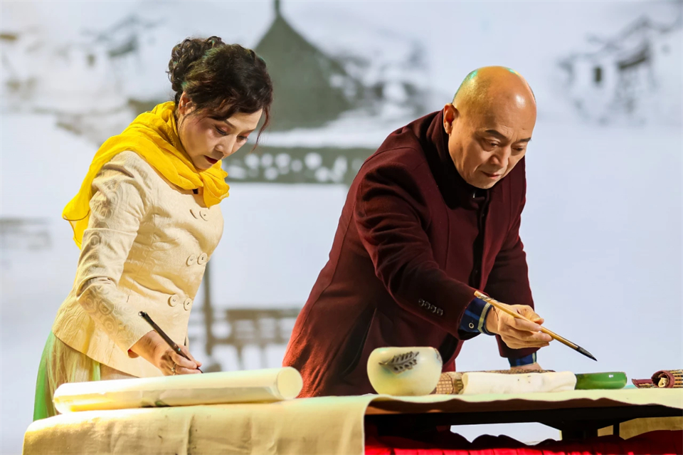 立异引领价值 理想成绩未来——庆祝yp街机智能建设25周年表扬大会暨文艺晚会盛大举行